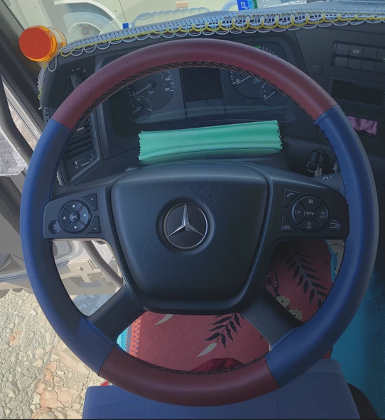 DİKİŞLİ DİREKSİYON KILIFI BORDO DERİ MAVİ DERİ SİYAH DİKİŞLİ MERCEDES YENİ TIR KAMYON İÇİN ürün görseli 1