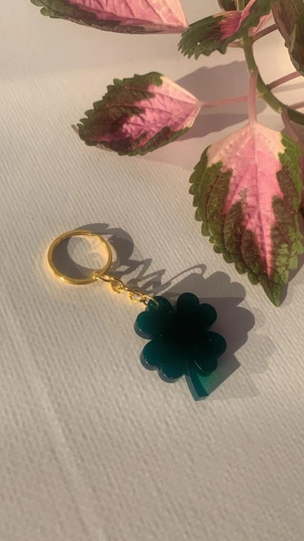 Yeşil Renk Yonca Şekil Gold Aksesuarlı Küçük Anahtarlık El Yapımı Epoksi Hediyelik ürün görseli 1