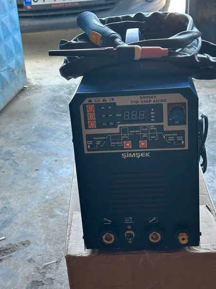 Argon kaynak makinesi ac dc 250 pulse ürün görseli 1