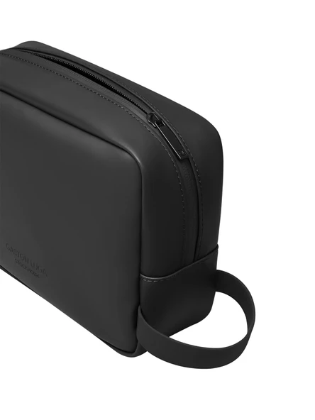 PTTAVM: Gaston Luga Spläsh Toiletry Bag - Black