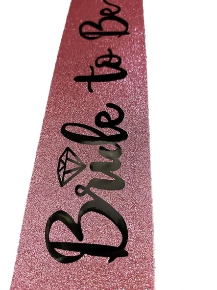 Mey İthalat® Pembe Üzeri Siyah İtalik Alyanslı Bride To Be Yazılı Simli Işıltılı Kuşak Kemer 10x80 cm ürün görseli 1