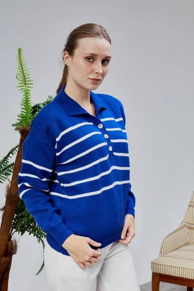 Kadın Polo Yaka Oversize Çizgili 4 Düğmeli Triko Kazak Saks Mavi ürün görseli 1