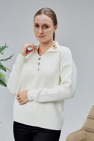 Kadın Polo Yaka Oversize Çiçek Nakışlı Triko Kazak Ekru ürün görseli 1