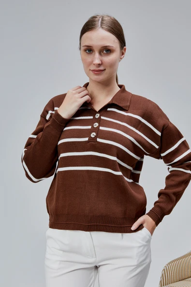Kadın Polo Yaka Oversize Çizgili 4 Düğmeli Triko Kazak Kahverengi ürün görseli 1