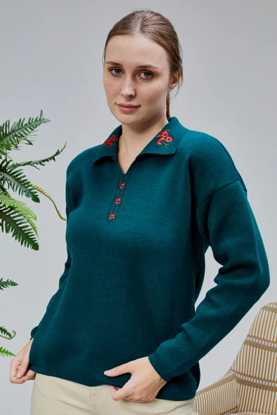 Kadın Polo Yaka Oversize Çiçek Nakışlı Triko Kazak Petrol Yeşili ürün görseli 1