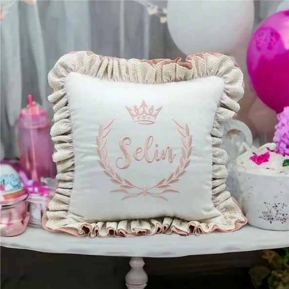 Kişiye Özel Nakışlı Taç Laruel Desenli Fistolu Doğum Yastığı Ekru- Pudra Pembe ürün görseli 1