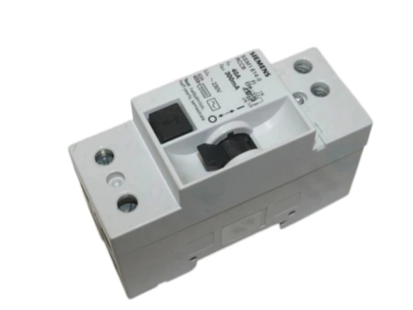 SİEMENS 1X40A 300 mA YANGIN KORUMA ROLESİ(5SV4614-0) ürün görseli 1