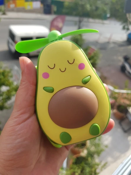 Sevimli Avokado Tasarımlı Led Işıklı USB Kablolu Mini Fan I Masa Üstü Ve Boyun Kullanımı Vantilatör. ürün görseli 1