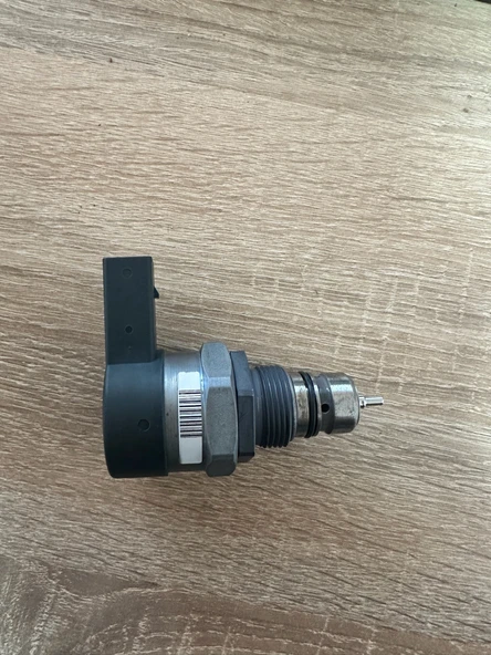 YAKIT BASINÇ REGÜLATÖRÜ CRAFTER 2.5 TDİ BJM BJK 057130764B 057130764N ORJİNAL ürün görseli 1