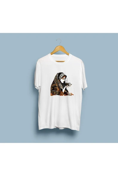 Oversize Gizemli Falcı Elinde Kahve Bardağı tasarım unisex T-shirt ürün görseli 1