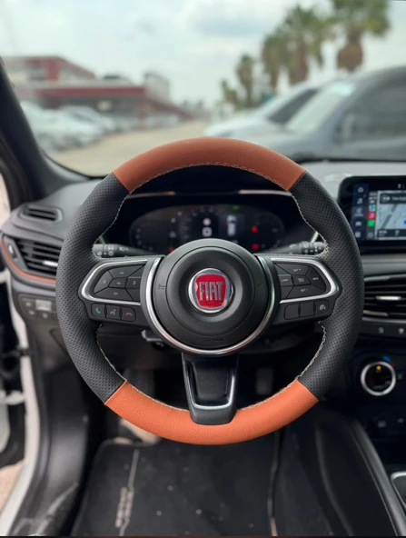 Fiat Urban 2021-2025 Araca Özgü Dikmeli Direksiyon Kılıfı SOFT NOKTA TABA ürün görseli 1