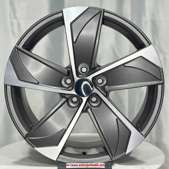 5*114,3*18*8.0 ET72.6 TITANUM DIAMOND ürün görseli 1