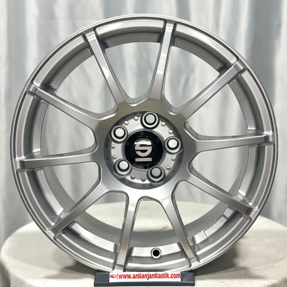 5*100*16*7.0 ET35 CH67.1 SILVER SPARCO ürün görseli 1