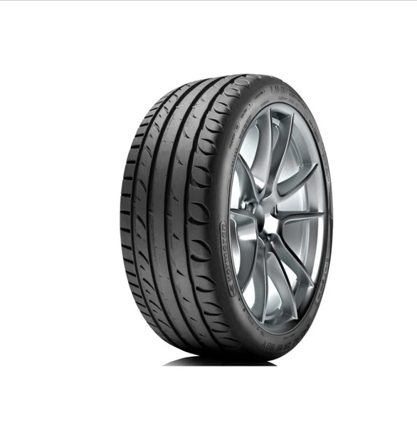 245/40R17 95W XL Ultra High Performance RIKEN ürün görseli 1