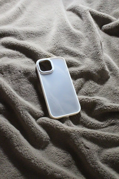 İphone 15 Uyumlu Yanları Renkli Sert Silikonlu Kılıf ürün görseli 1