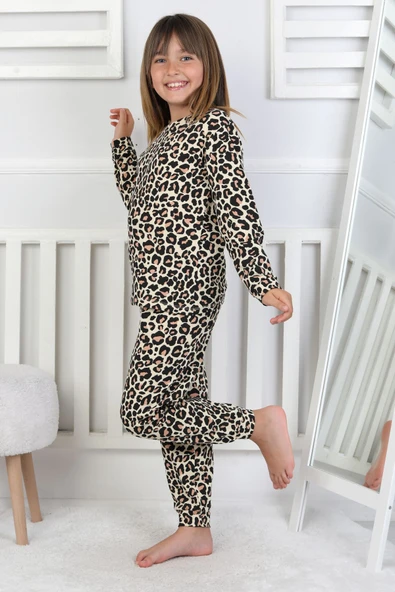 Minik Uyku Avcısı - Vahşi Rahatlık Serisi Leopar Desenli Kız Çocuk Pijama Takımı ürün görseli 1