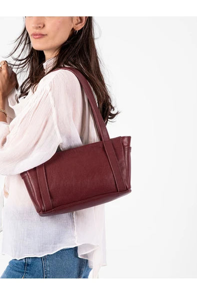 saraci leather craft Saraci Hakiki Deri Kadın Omuz Çantası Minimalist Ayarlanabilir Askılı Şık Günlük Çapraz Çanta ürün görseli 1