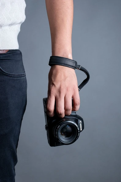 saraci leather craft Tüm Fotoğraf Makineleri İle Uyumlu Deri El Askısı ürün görseli 1