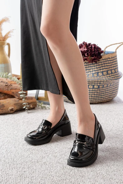 Kadın Tilda Siyah Rugan İnce Toka Detaylı 6 cm Topuklu Lofer Ayakkabı ürün görseli 1