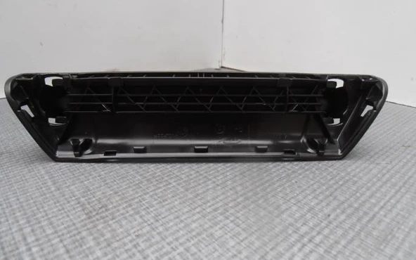 7H0867180B Kapı Tutamak Alt Parçası - Transporter T5 2004-2009 ürün görseli 1