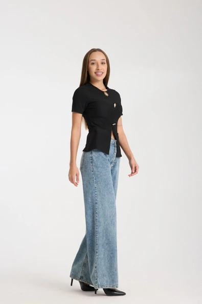 Metal Aksesuarlı Kısa Kollu Fit Bluz DNV-000104 ürün görseli 1