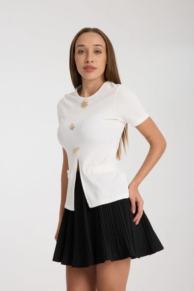 Metal Aksesuarlı Kısa Kollu Fit Bluz DNV-000104 ürün görseli 1