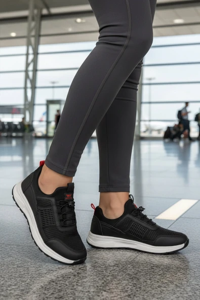 Siyah Kırmızı Kilit Bağcıklı Unisex Spor Ayakkabı ürün görseli 1
