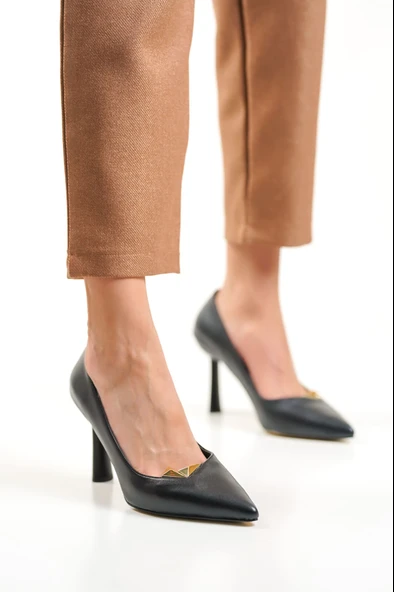 Kadın İnce Topuklu Stiletto TR040Y12A ürün görseli 1