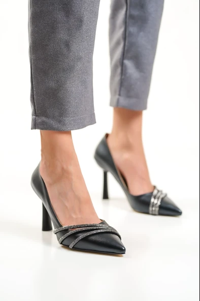 Kadın İnce Topuklu Stiletto TR040Y15A ürün görseli 1