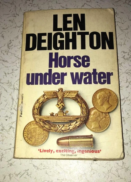Horse under water (Sahafiye Kitap) ürün görseli 1