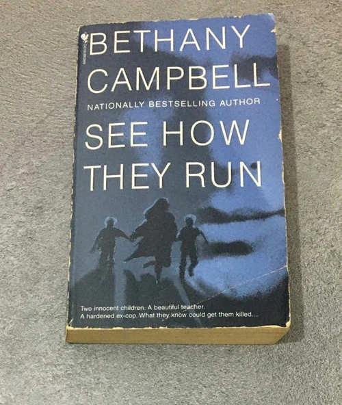 SEE HOW THEY RUN (Sahafiye Kitap) ürün görseli 1