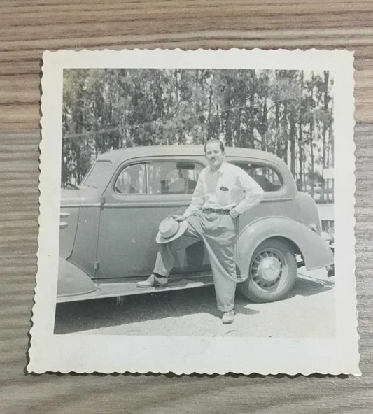 Kore Gazisi HASAN BASRİ DANIŞMAN'IN 1949'larda AMERİKA'DA ÇEKİLMİŞ 1 Adet FOTOĞRAF - ÖZEL ALBÜMÜNDEN - (Sahafiye Kitap) ürün görseli 1