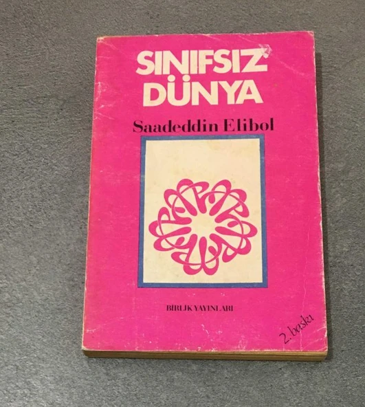 SINIFSIZ DÜNYA (Sahafiye Kitap) ürün görseli 1