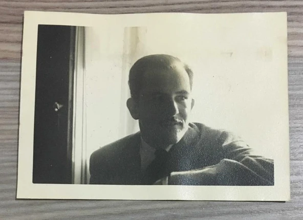 Kore Gazisi HASAN BASRİ DANIŞMAN'IN 1949'larda AMERİKA'DA ÇEKİLMİŞ 1 Adet FOTOĞRAF - ÖZEL ALBÜMÜNDEN - (Sahafiye Kitap) ürün görseli 1