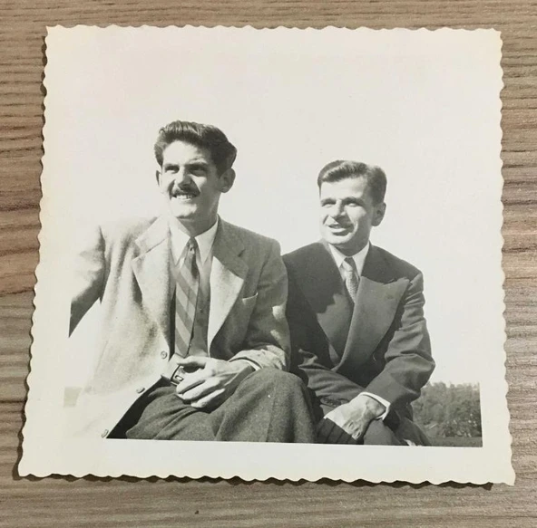 Kore Gazisi HASAN BASRİ DANIŞMAN'IN 1949'larda AMERİKA'DA ÇEKİLMİŞ 1 Adet FOTOĞRAF - ÖZEL ALBÜMÜNDEN - (Sahafiye Kitap) ürün görseli 1