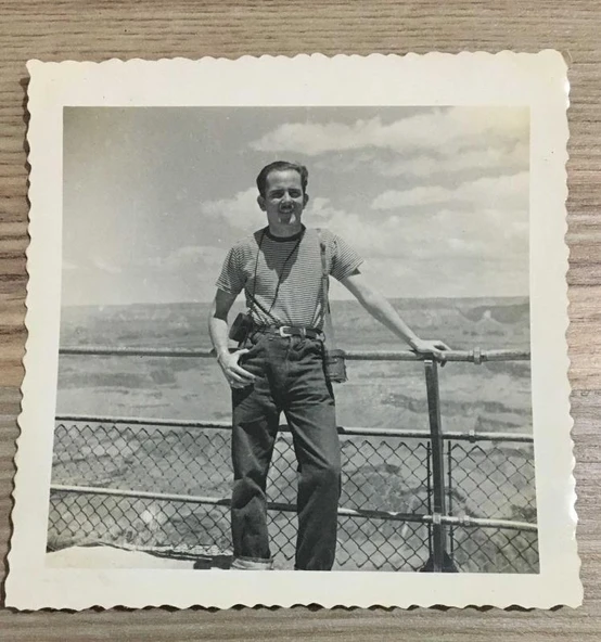 Kore Gazisi HASAN BASRİ DANIŞMAN'IN 1949'larda AMERİKA'DA ÇEKİLMİŞ 1 Adet FOTOĞRAF - ÖZEL ALBÜMÜNDEN - (Sahafiye Kitap) ürün görseli 1
