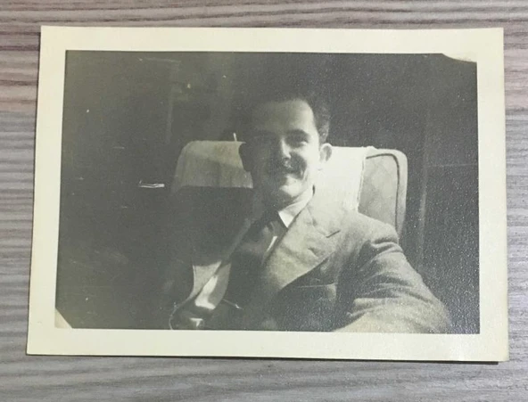 Kore Gazisi HASAN BASRİ DANIŞMAN'IN 1949'larda AMERİKA'DA ÇEKİLMİŞ 1 Adet FOTOĞRAF - ÖZEL ALBÜMÜNDEN - (Sahafiye Kitap) ürün görseli 1