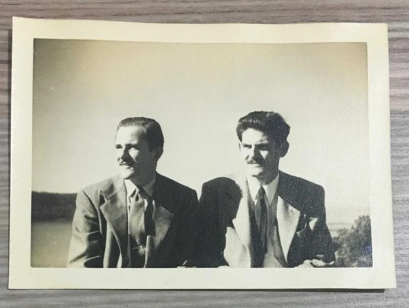 Kore Gazisi HASAN BASRİ DANIŞMAN'IN 1949'larda AMERİKA'DA ÇEKİLMİŞ 1 Adet FOTOĞRAF - ÖZEL ALBÜMÜNDEN - (Sahafiye Kitap) ürün görseli 1
