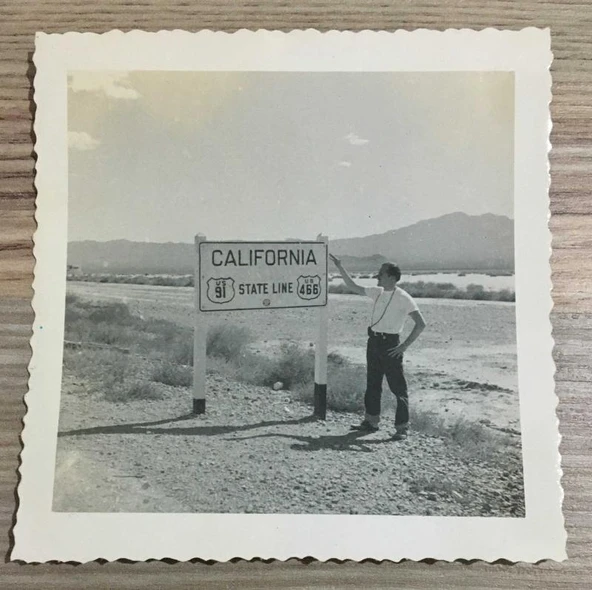 Kore Gazisi HASAN BASRİ DANIŞMAN'IN 1949'larda AMERİKA'DA ÇEKİLMİŞ 1 Adet FOTOĞRAF - ÖZEL ALBÜMÜNDEN - (Sahafiye Kitap) ürün görseli 1