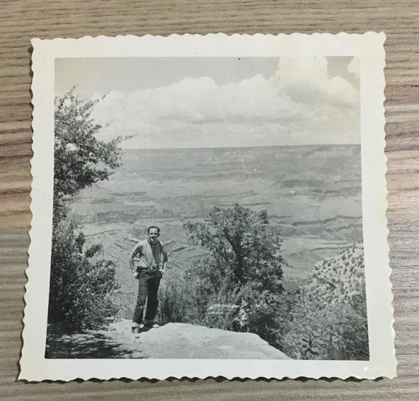 Kore Gazisi HASAN BASRİ DANIŞMAN'IN 1949'larda AMERİKA'DA ÇEKİLMİŞ 1 Adet FOTOĞRAF - ÖZEL ALBÜMÜNDEN - (Sahafiye Kitap) ürün görseli 1