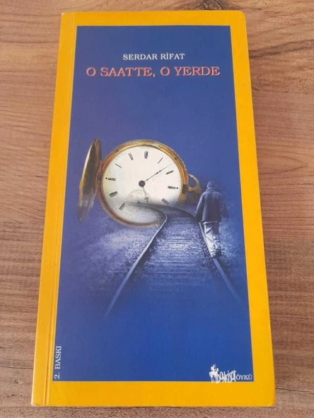 O SAATTE O YERDE (Sahafiye Kitap) ürün görseli 1