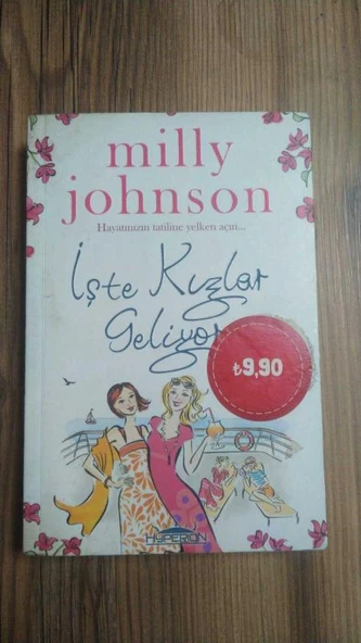 İŞTE KIZLAR GELİYOR (Sahafiye Kitap) ürün görseli 1