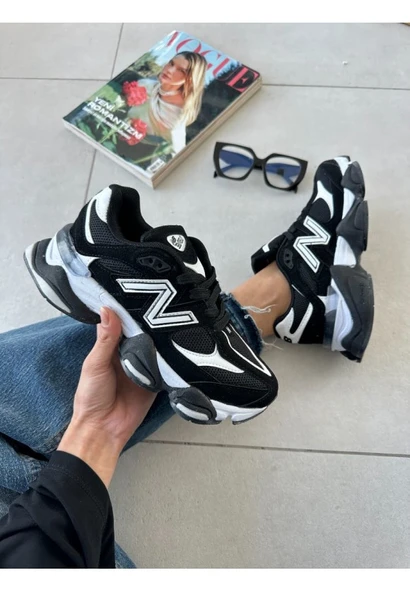NEW BALANCE 9060 SİYAH BEYAZ ürün görseli 1