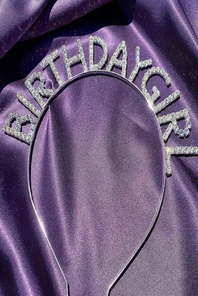 MSDA Gümüş Renk Metal Taşlı Birthday Girl Yazılı Doğum Günü Parti Tacı ürün görseli 1