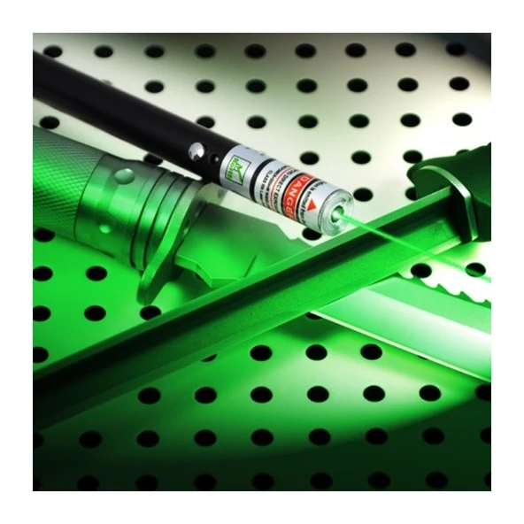 Kuzey Oyuncak Vıp 100 Mw Green Laser Poınter 100 Mw Yeşil Lazer 4 Başlıklı Kutulu Yeşil Lazer Kamp Dağcı Işıkları ürün görseli 1