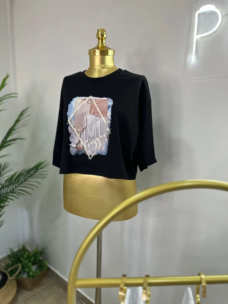 GORGEOUS -KADIN GİYİM-CROP OVERSIZE MODEL-DİJİTAL TEKNOLOJİ BASKI ürün görseli 1