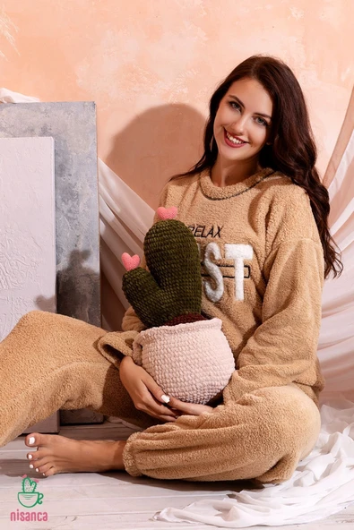 Tam Peluş Kışlık Kadın Pijama Takımı- Polar Yılbaşı Pijaması ürün görseli 1