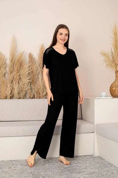 Bambu Kumaş Büyük Beden  Dantelli Kısa Kollu Pijama Takımı ürün görseli 1