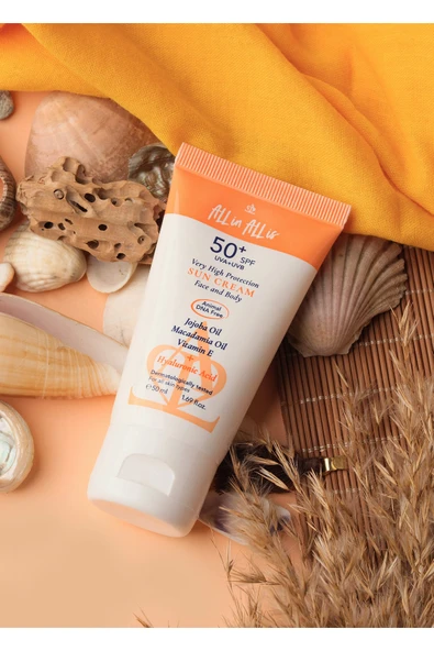 Hyalüronik Asit Ve Jojoba Yağı Içeren Spf 50+ Tüm Ciltler Için Yüksek Korumalı Güneş Kremi ürün görseli 1