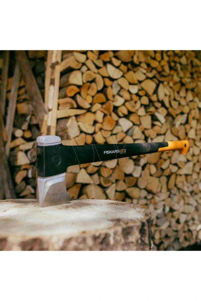 FISKARS BÜYÜK YARMA BALTASI L_X32 ürün görseli 1